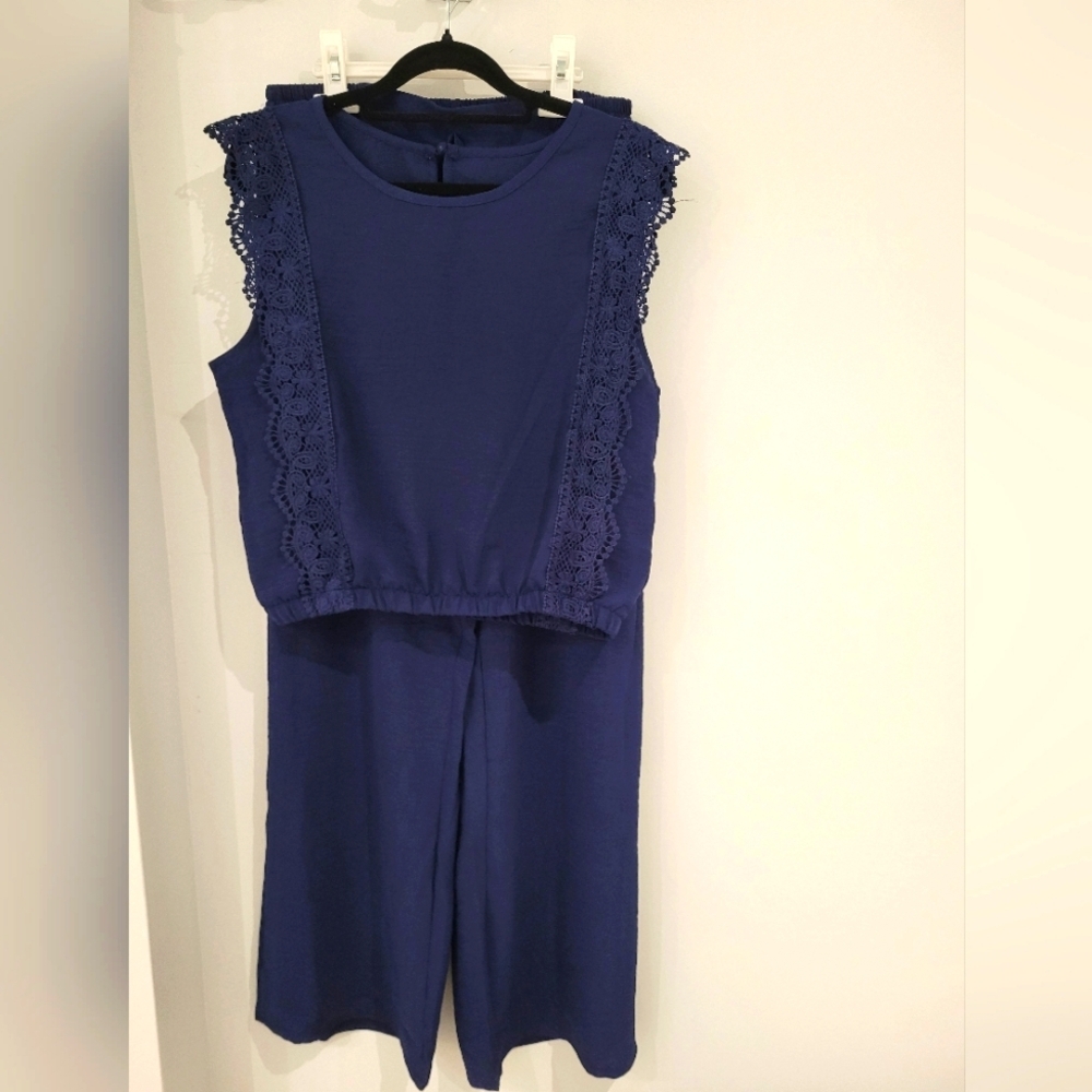 NWOT- 2 Piece Set Pants Set.  Blue Lace Trim Top With Wide Leg Pants-Medium